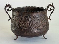 Vintage Copper Jardiniere Planter Repousse Floral Griffin Handles Footed Roses