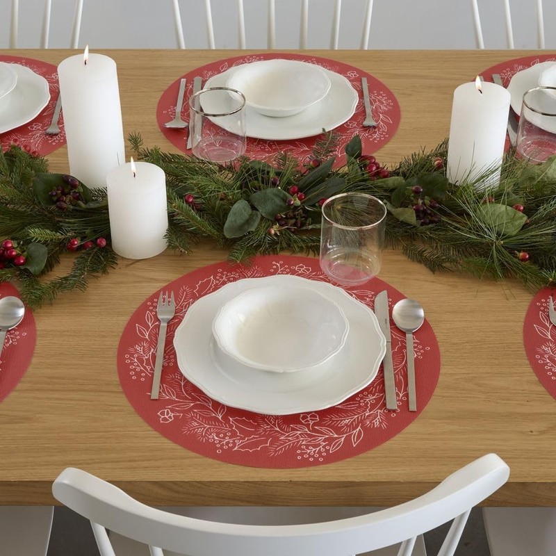 Martha by Martha Stewart | Wreath Placemat in Crimson - Set of 4 - Easy Care gallery